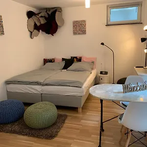 Appartamento Helle Souterrainwohnung Mit Komfort Monaco di Baviera